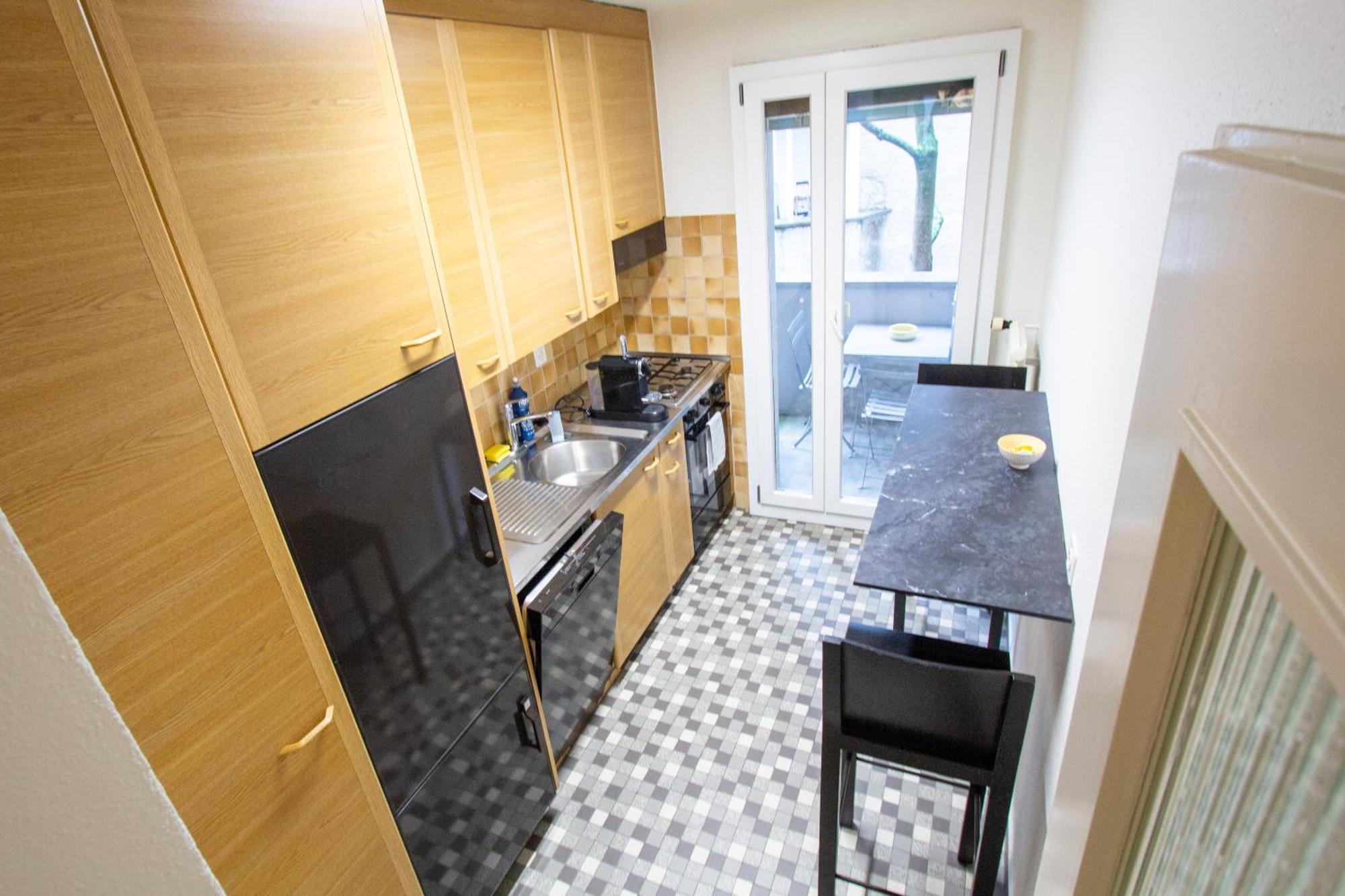 Gemuetliche Grosse Wohnung Naehe Uni Bazel Buitenkant foto