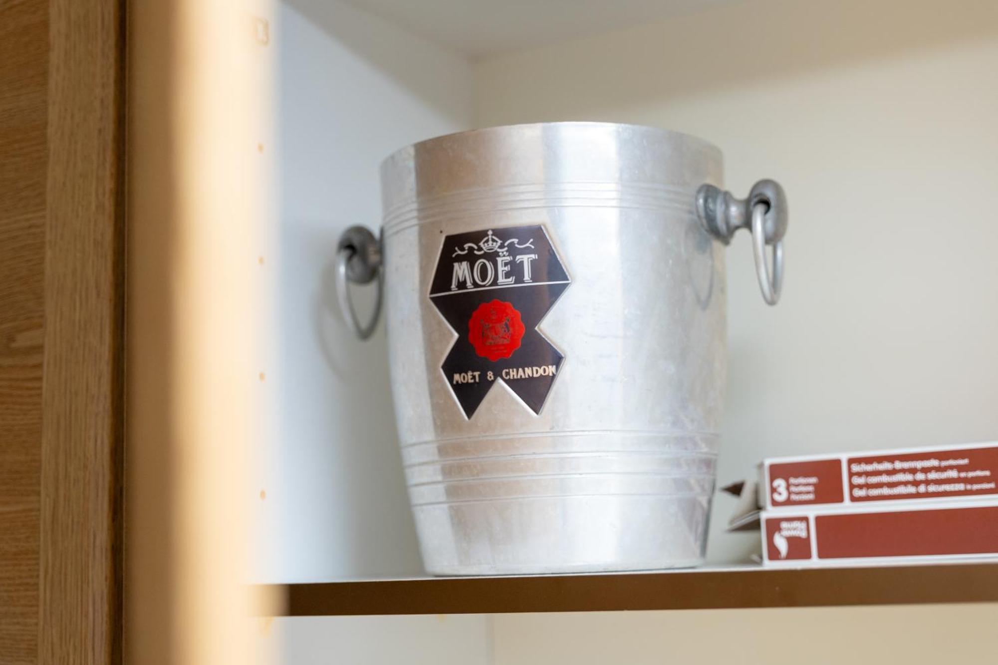 Gemuetliche Grosse Wohnung Naehe Uni Bazel Buitenkant foto